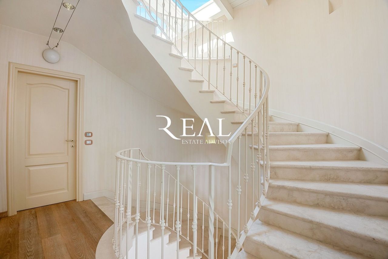 Villa à Forte dei Marmi, Italie, 480 m² - image 17