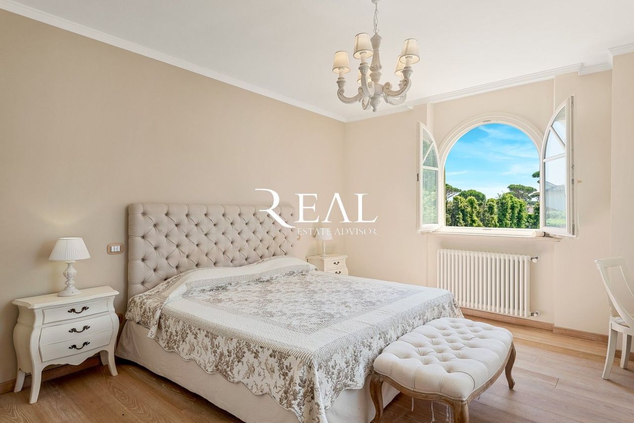 Villa à Forte dei Marmi, Italie, 480 m² - image 13