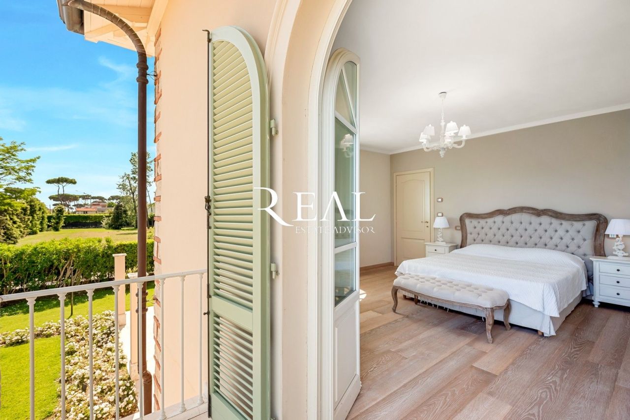 Villa à Forte dei Marmi, Italie, 480 m² - image 16