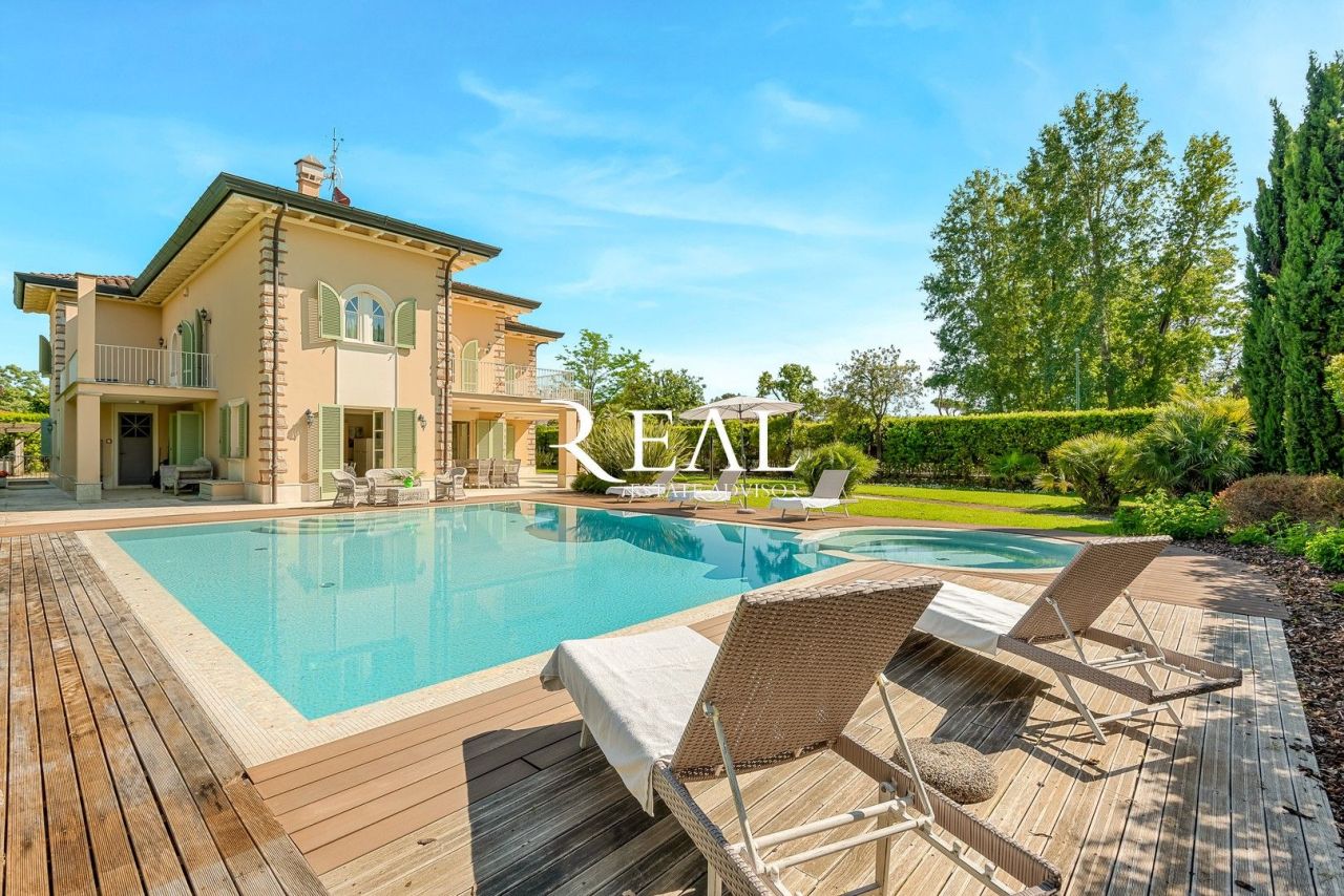 Villa à Forte dei Marmi, Italie, 480 m² - image 2