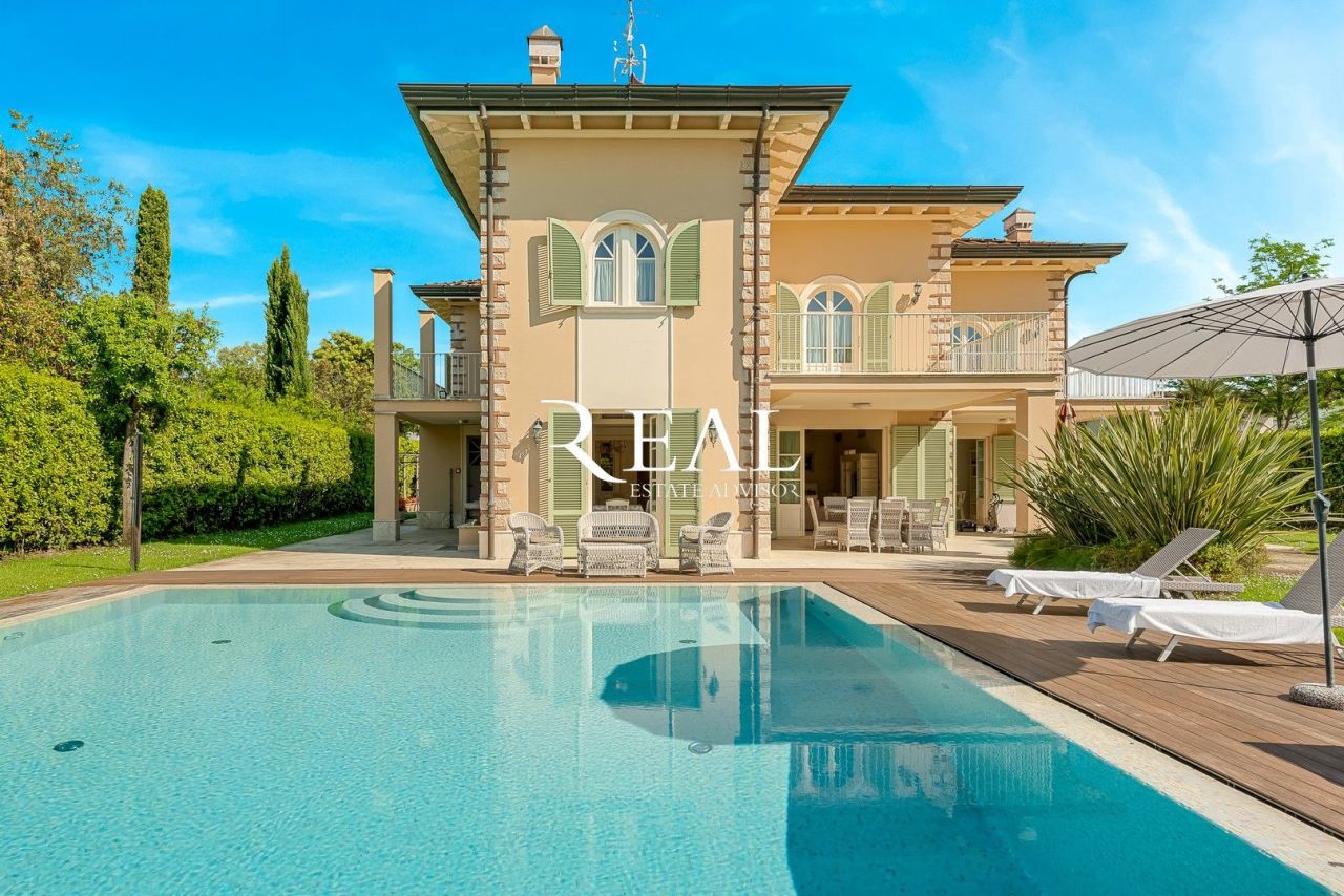 Villa à Forte dei Marmi, Italie, 480 m² - image 3