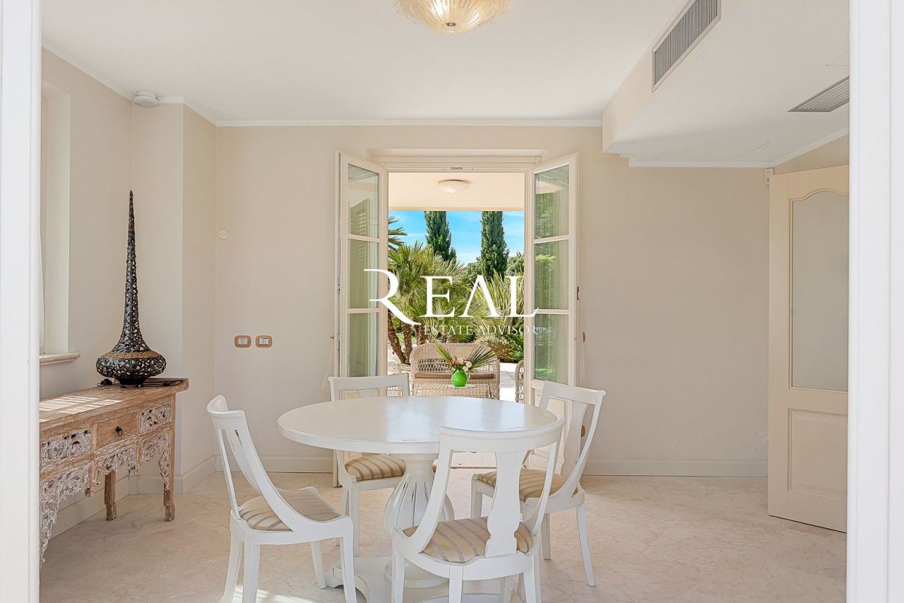 Villa à Forte dei Marmi, Italie, 480 m² - image 9