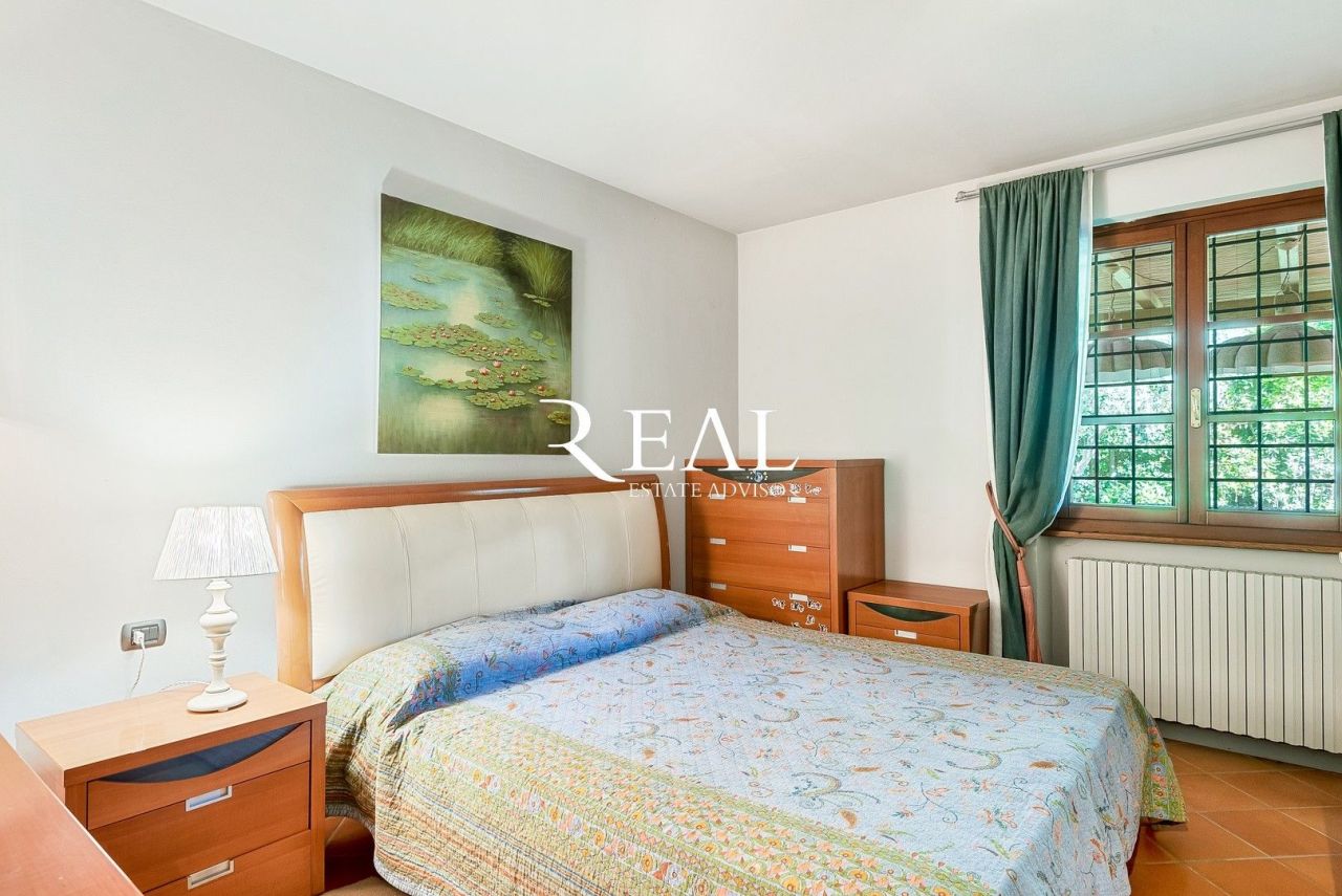 Villa in Forte dei Marmi, Italy, 260 m² - picture 13