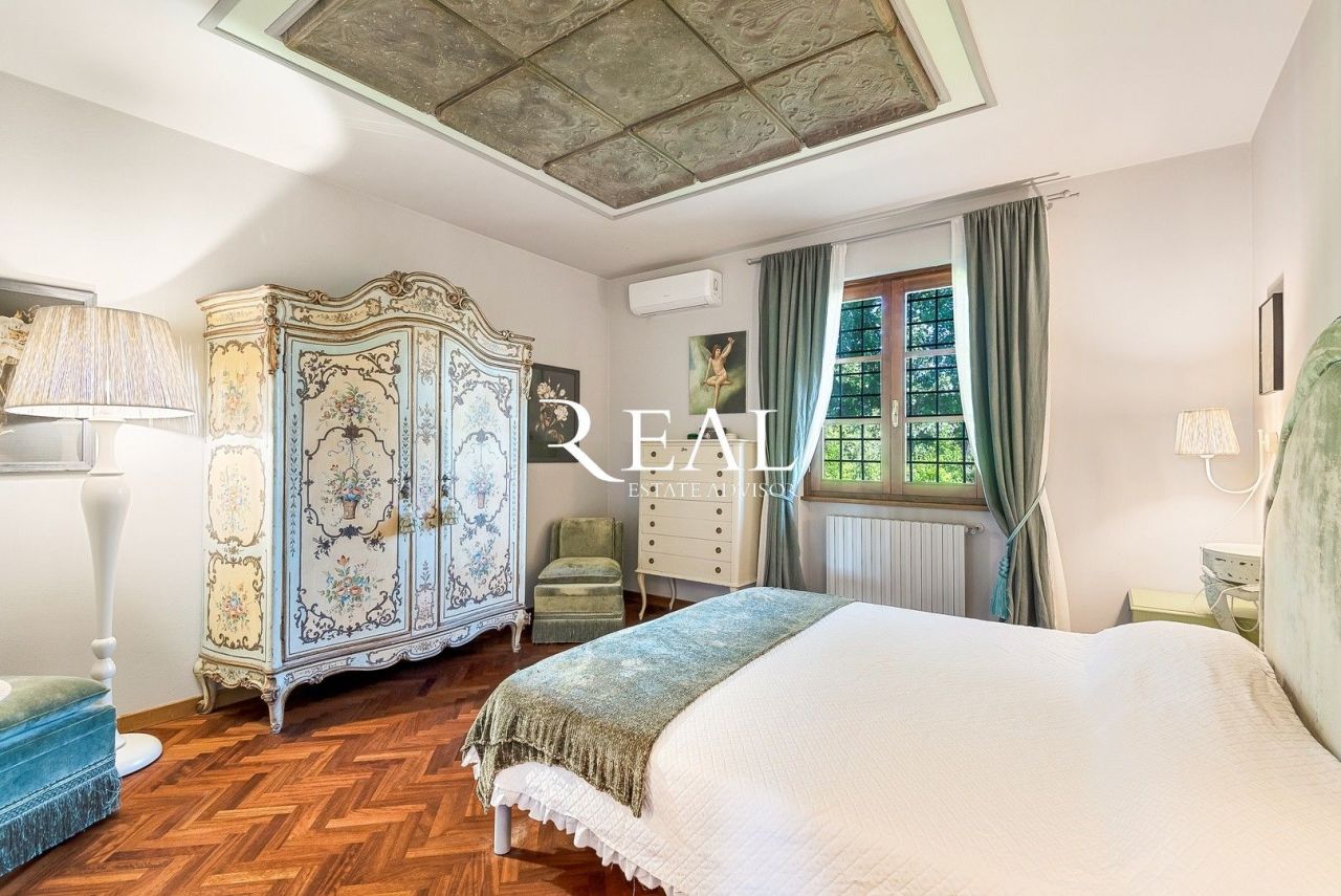 Villa in Forte dei Marmi, Italy, 260 m² - picture 12