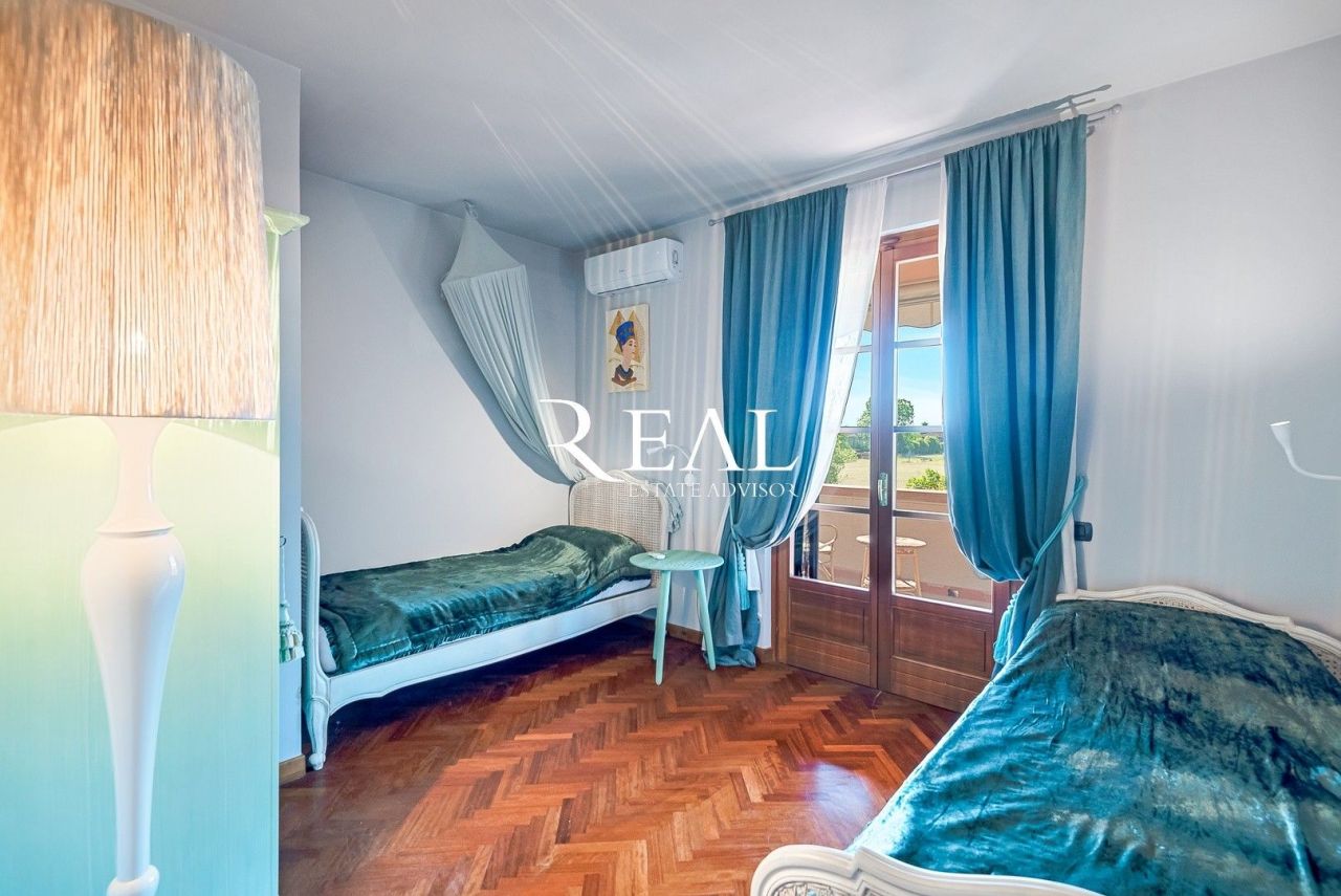 Villa in Forte dei Marmi, Italy, 260 m² - picture 15