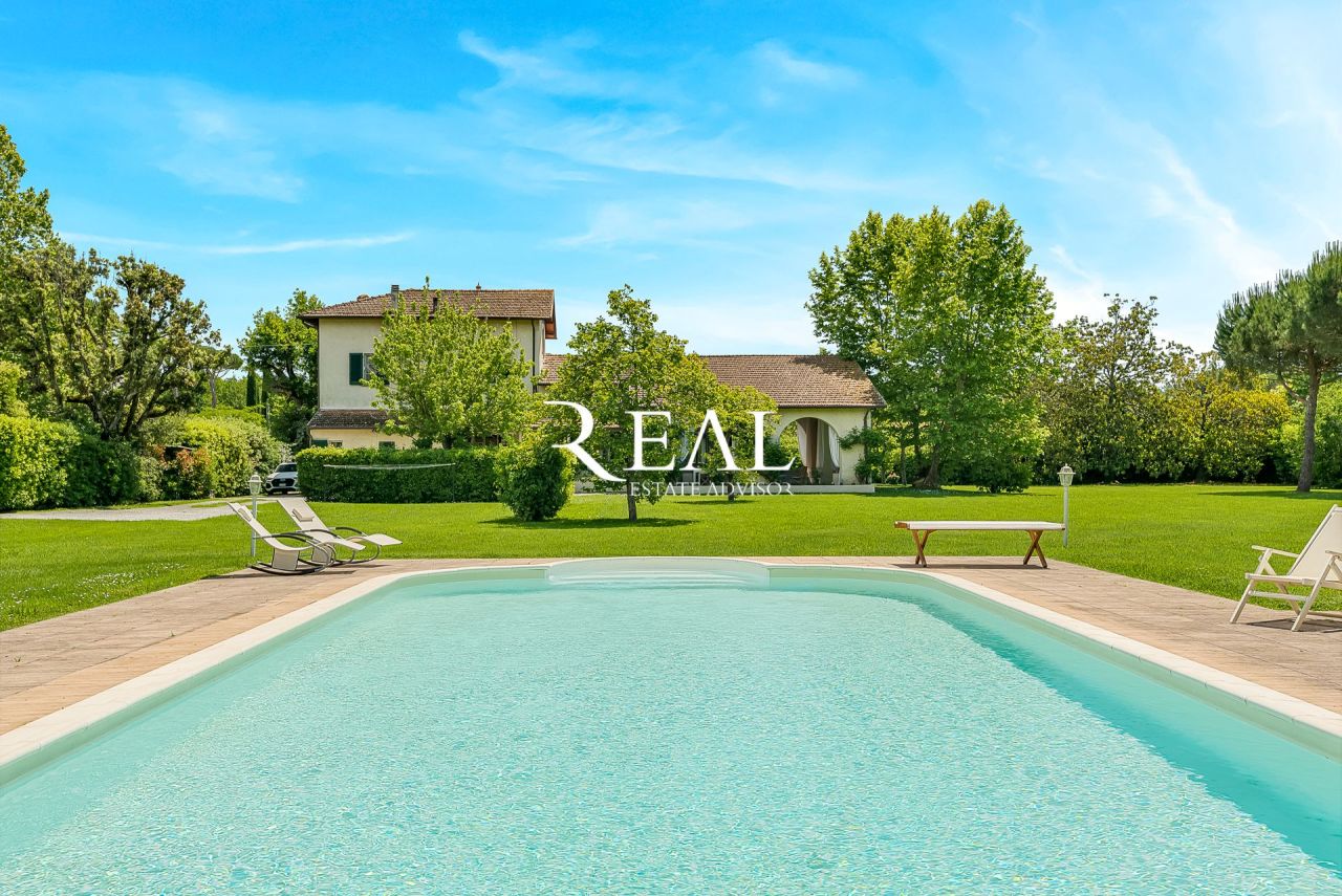 Villa en Forte dei Marmi, Italia, 450 m² - imagen 2