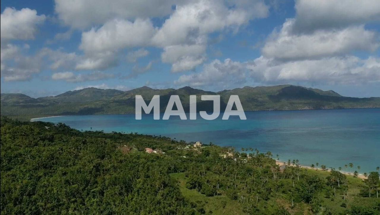 Land in Samana, Dominican Republic, 1 600 000 m² - picture 1