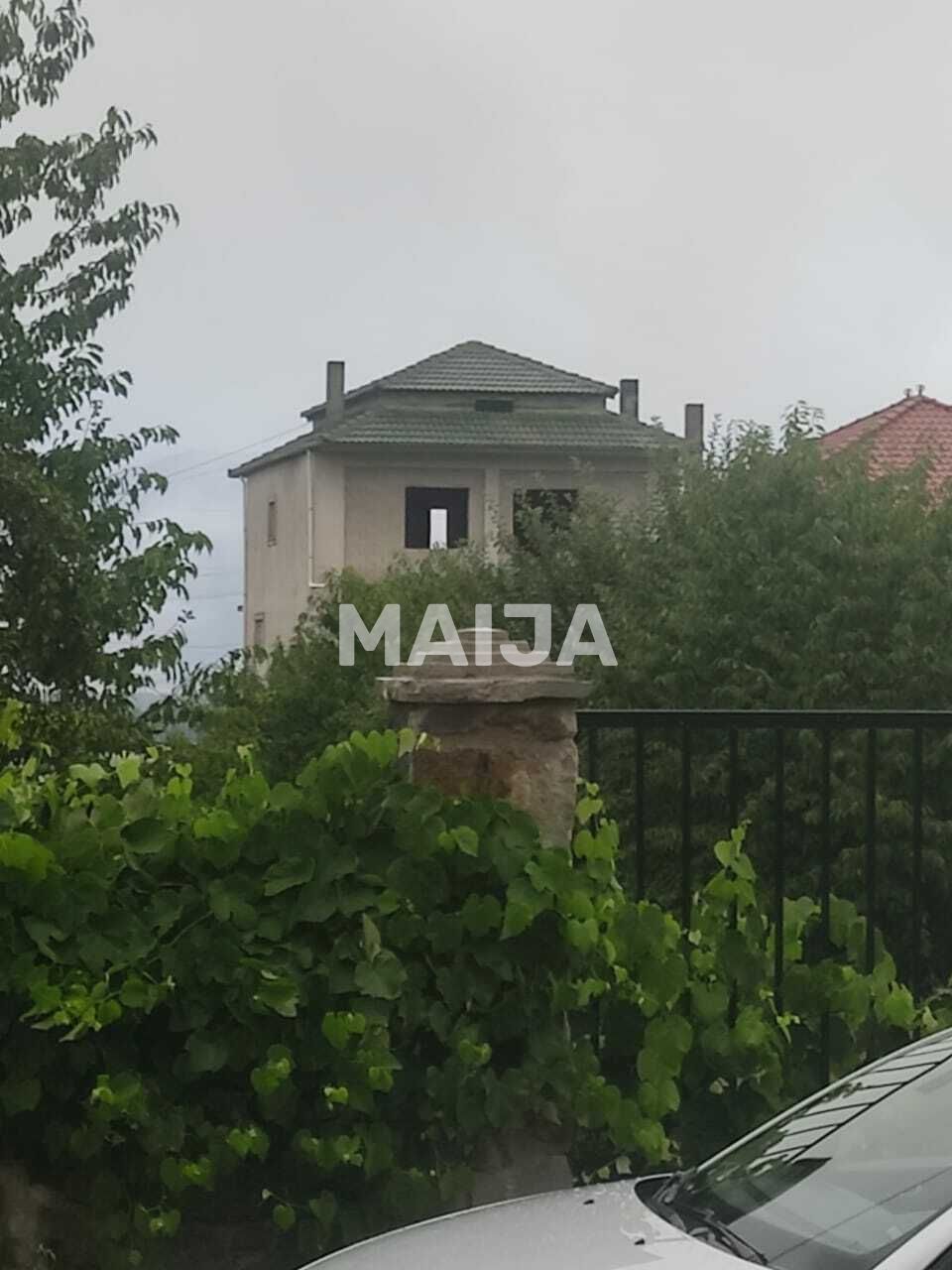 Flat Korçë, Albania, 300 m² - picture 1