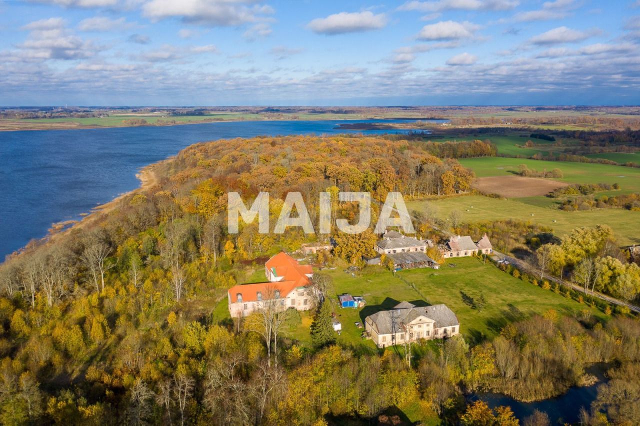 Maison Liguti, Lettonie, 1 667 m² - image 1