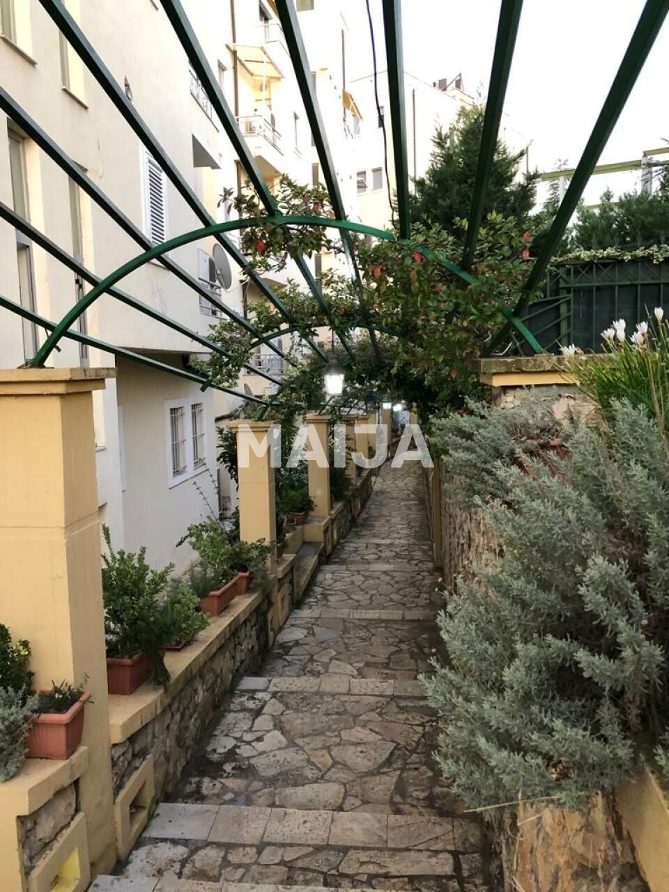 Appartement à Tirana, Albanie, 113 m² - image 1