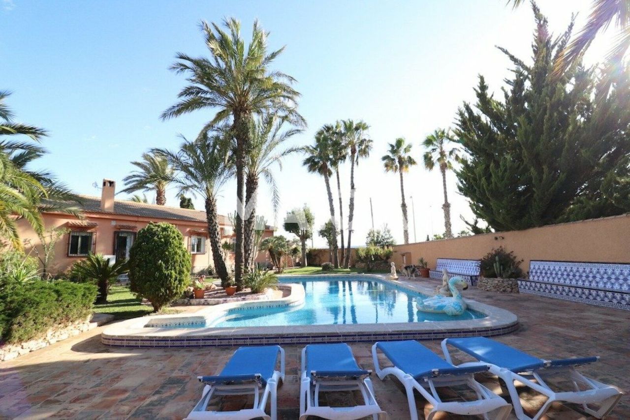 Casa a Torrevieja, Spagna, 340 m² - foto 2