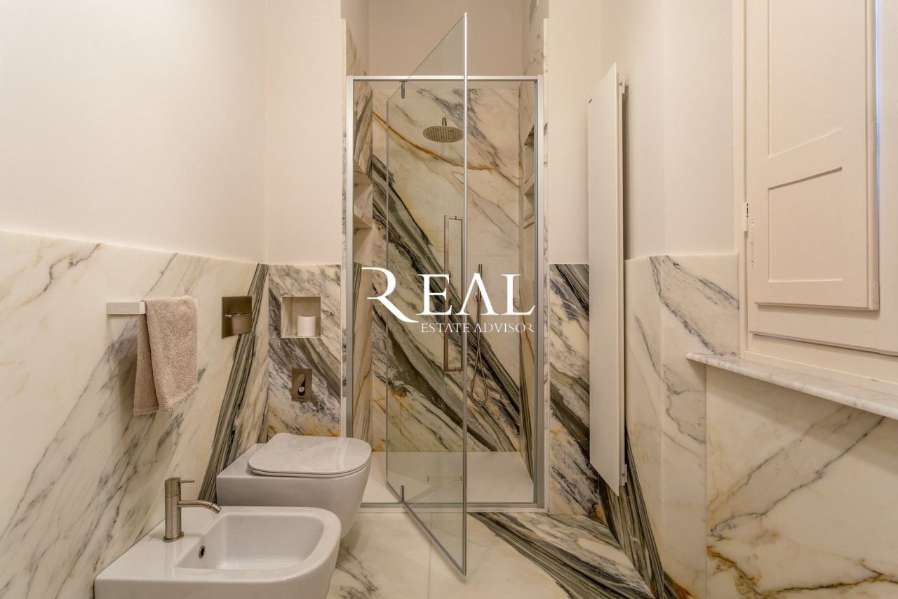 Villa à Forte dei Marmi, Italie, 250 m² - image 17