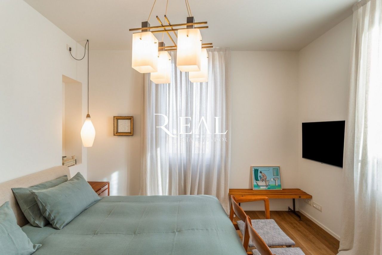 Villa à Forte dei Marmi, Italie, 250 m² - image 9