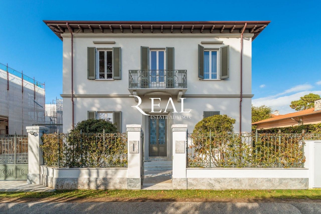 Villa in Forte dei Marmi, Italien, 250 m² - Foto 1