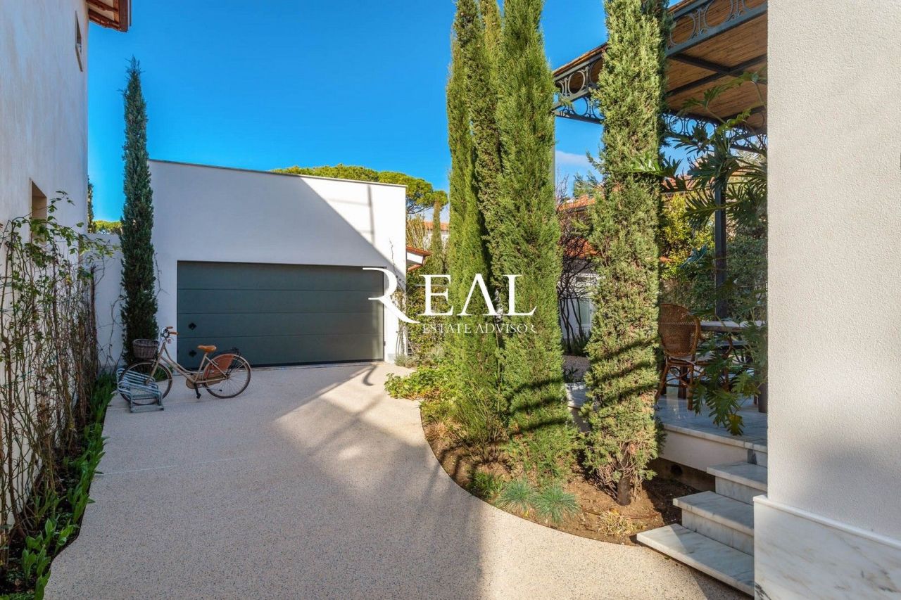 Villa à Forte dei Marmi, Italie, 250 m² - image 2