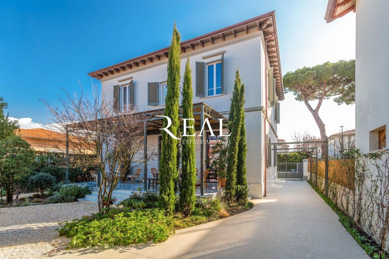 Villa à Forte dei Marmi, Italie, 250 m² - image 3