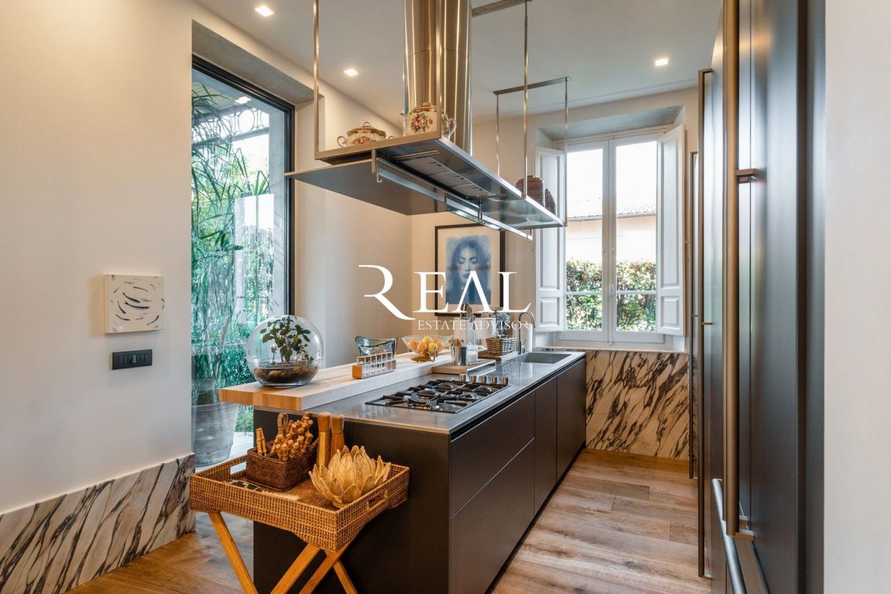 Villa à Forte dei Marmi, Italie, 250 m² - image 8