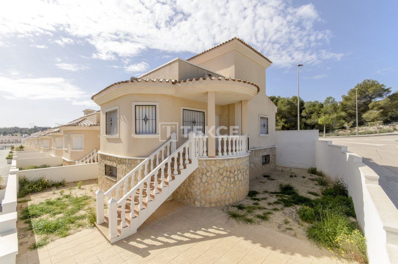 Villa in San Miguel de Salinas, Spanien, 163 m² - Foto 1