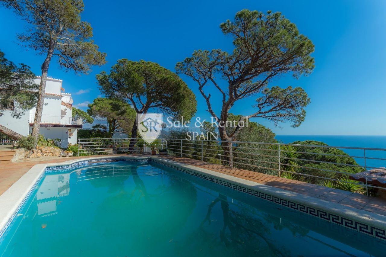 Villa in Blanes, Spanien, 218 m² - Foto 1