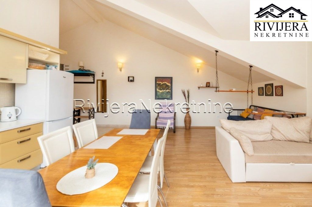 Flat in Herceg-Novi, Montenegro, 82 m² - picture 1