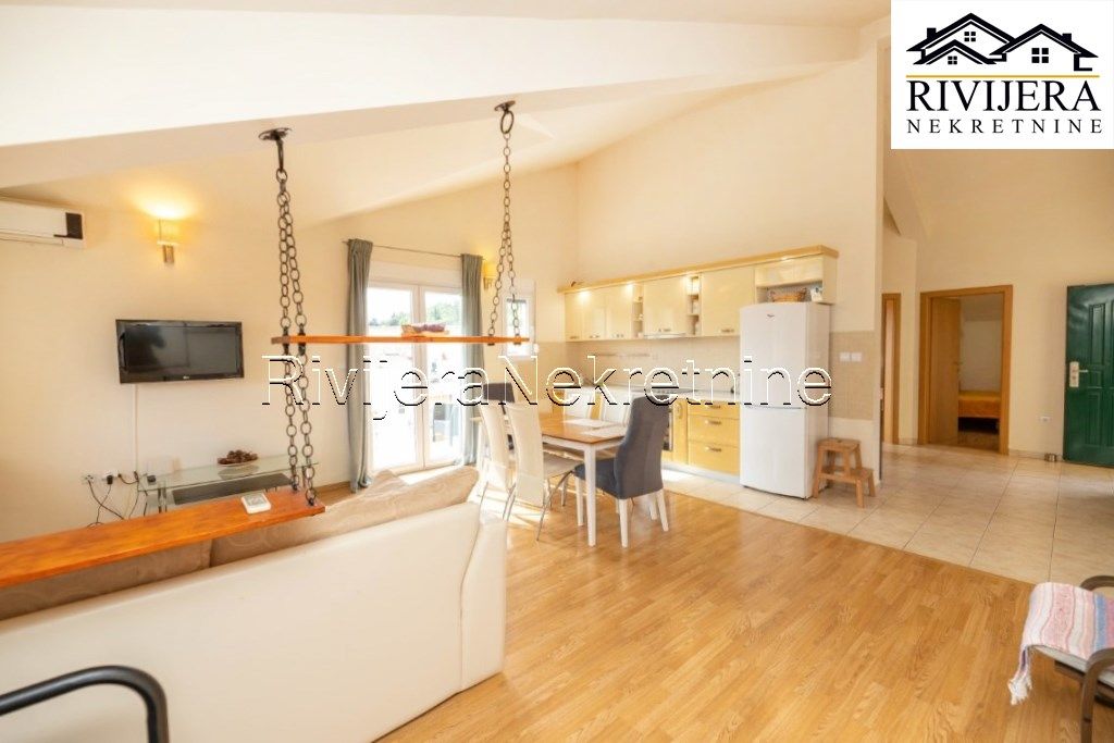 Flat in Herceg-Novi, Montenegro, 82 m² - picture 3