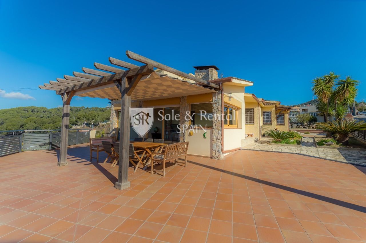 Villa à Santa Susanna, Espagne, 281 m² - image 1