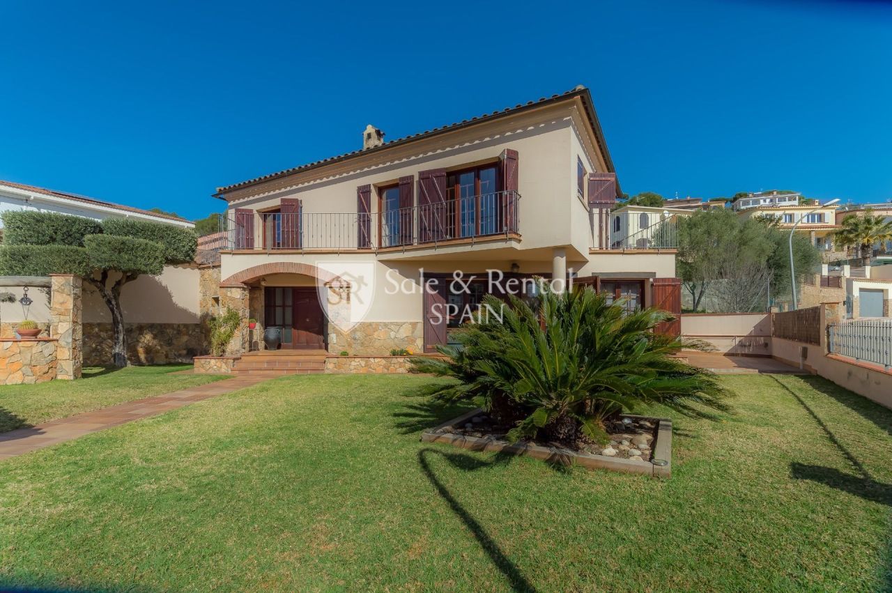 Villa à Blanes, Espagne, 273 m² - image 1