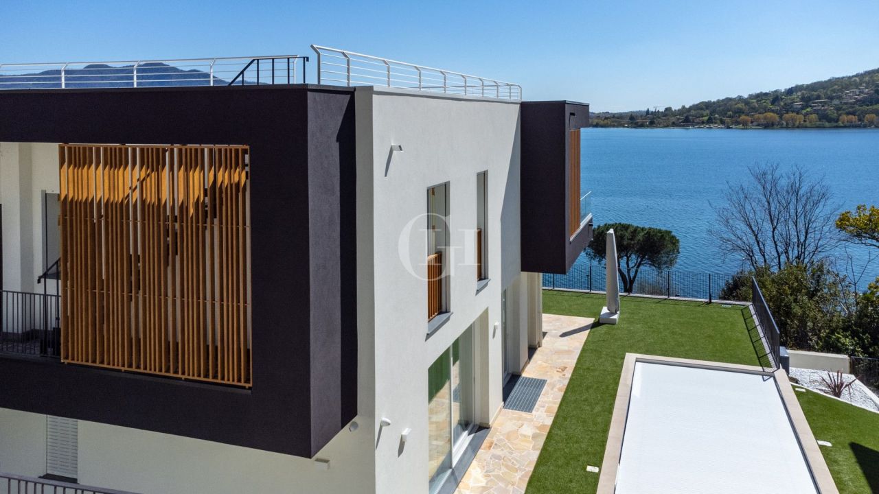 Penthouse par le Lac d'Iseo, Italie, 188 m² - image 2