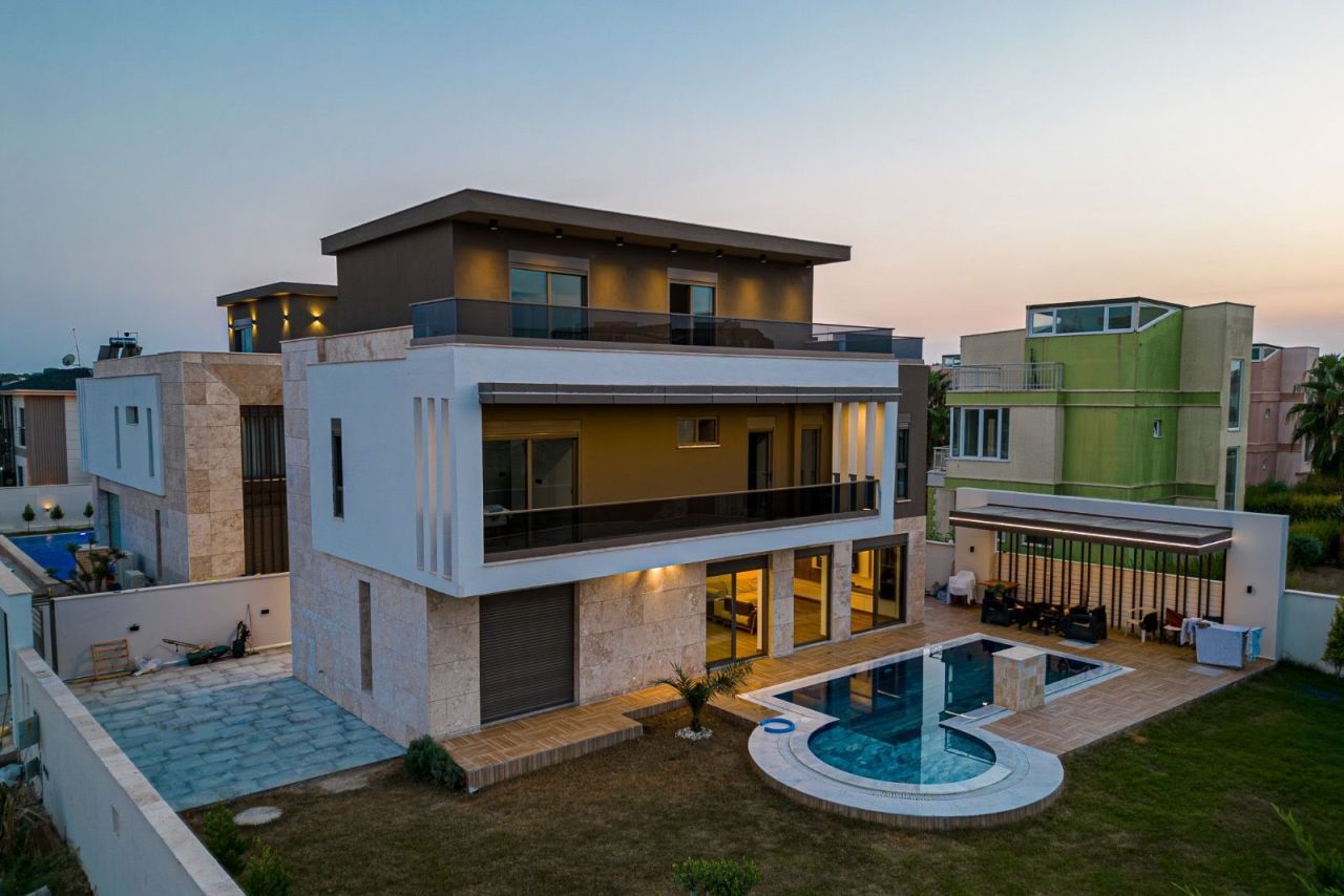 Villa in Belek, Türkei, 360 m² - Foto 1