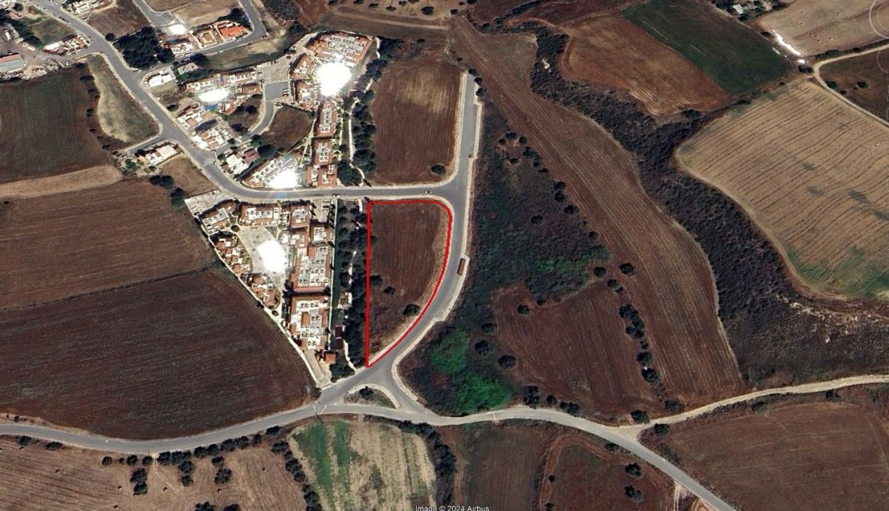 Terrain à Paphos, Chypre, 4 811 m² - image 1