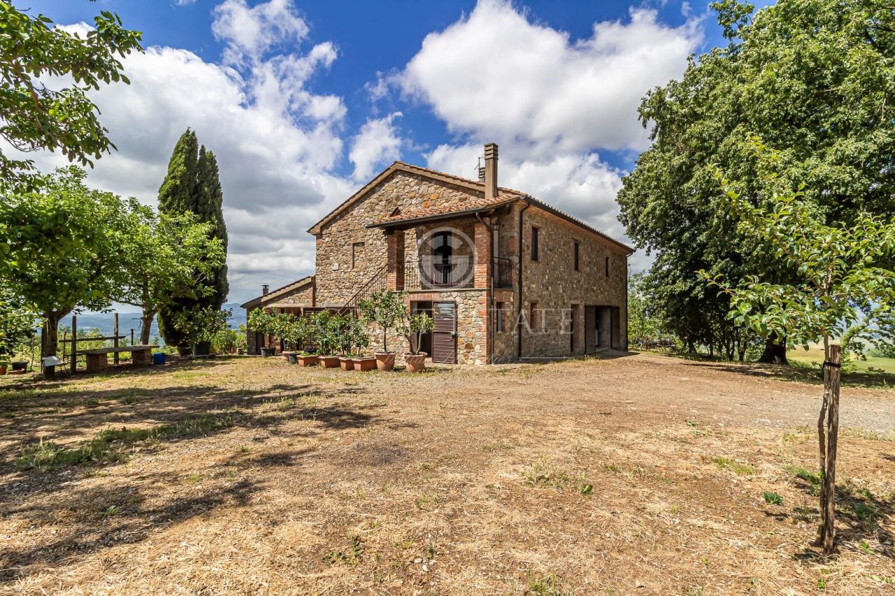 Maison à Viterbe, Italie, 195.8 m² - image 1