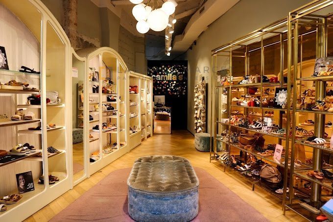 Tienda en Eixample, España, 393 m² - imagen 1