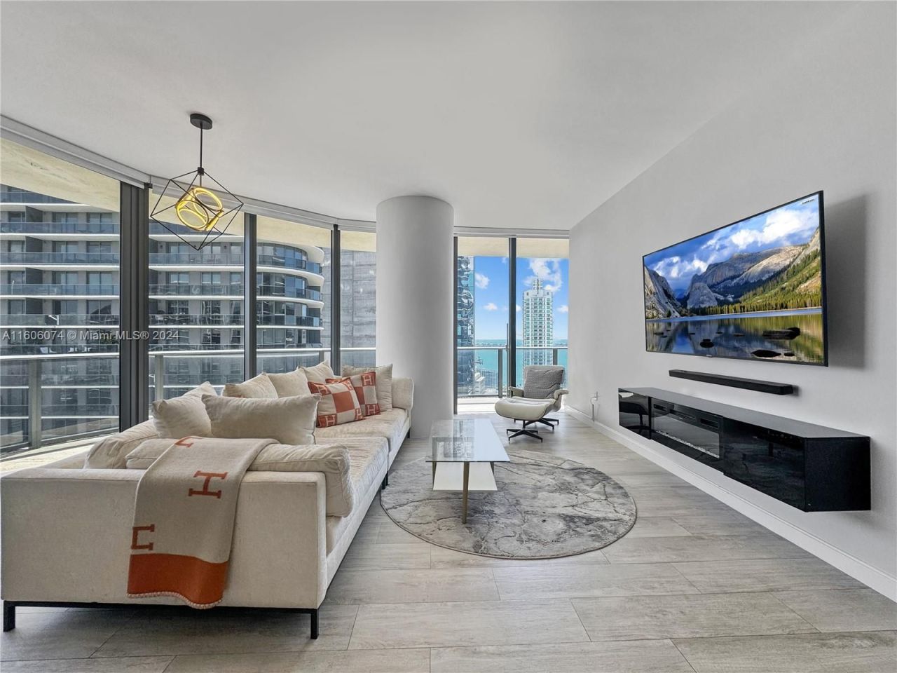 Piso en Miami, Estados Unidos, 140 m² - imagen 1