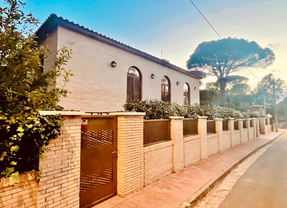 Villa en Caldes de Malavella, España, 525 m² - imagen 1