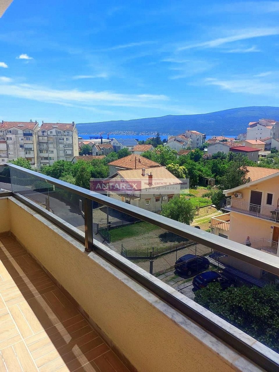 Apartamento en Bijela, Montenegro, 49 m² - imagen 1