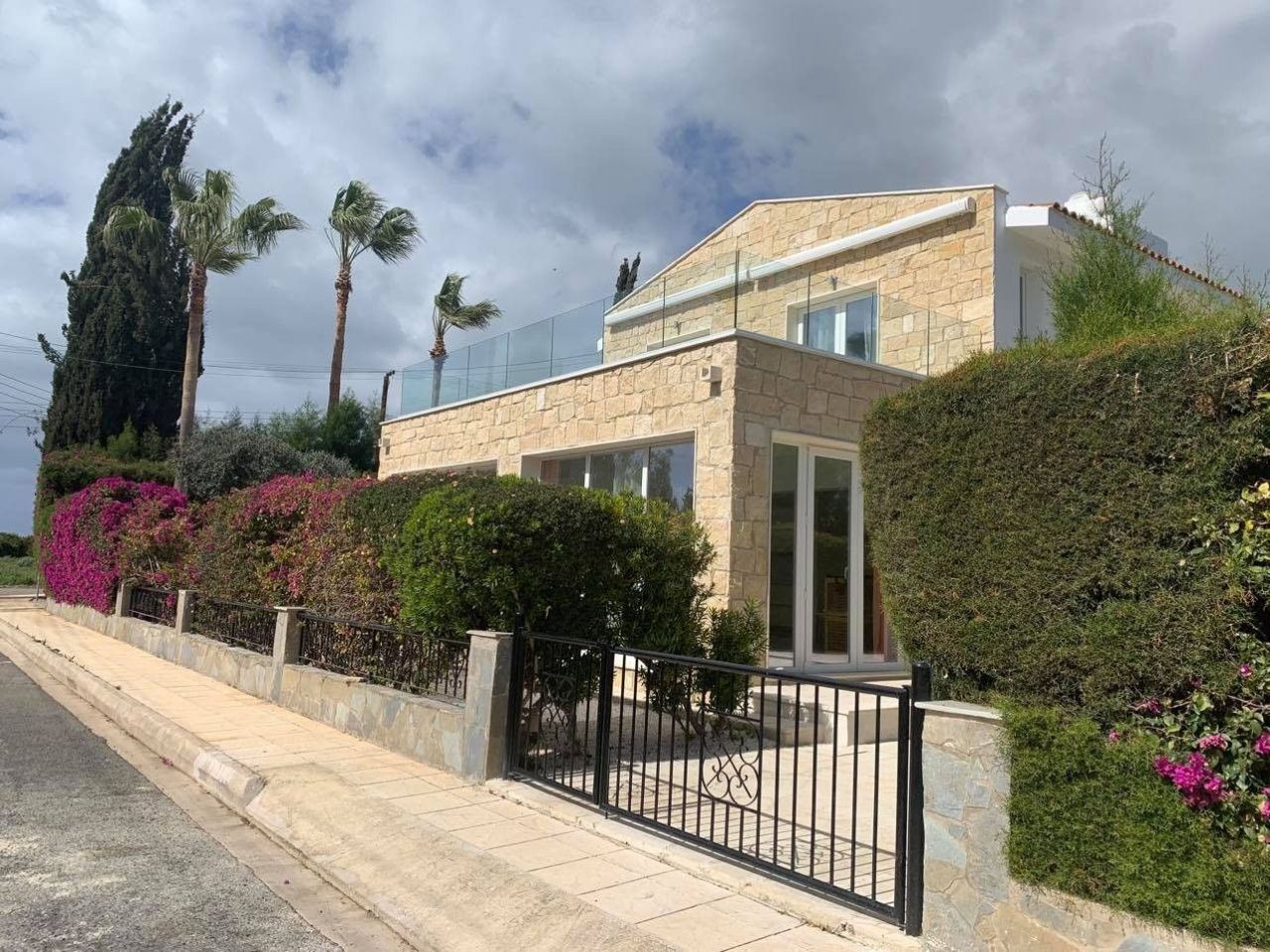 Villa in Paphos, Cyprus, 190 m² - picture 1