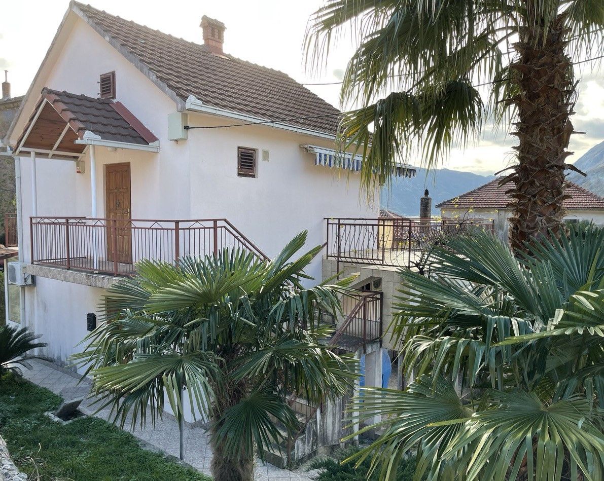 Haus in Risan, Montenegro, 105 m² - Foto 3