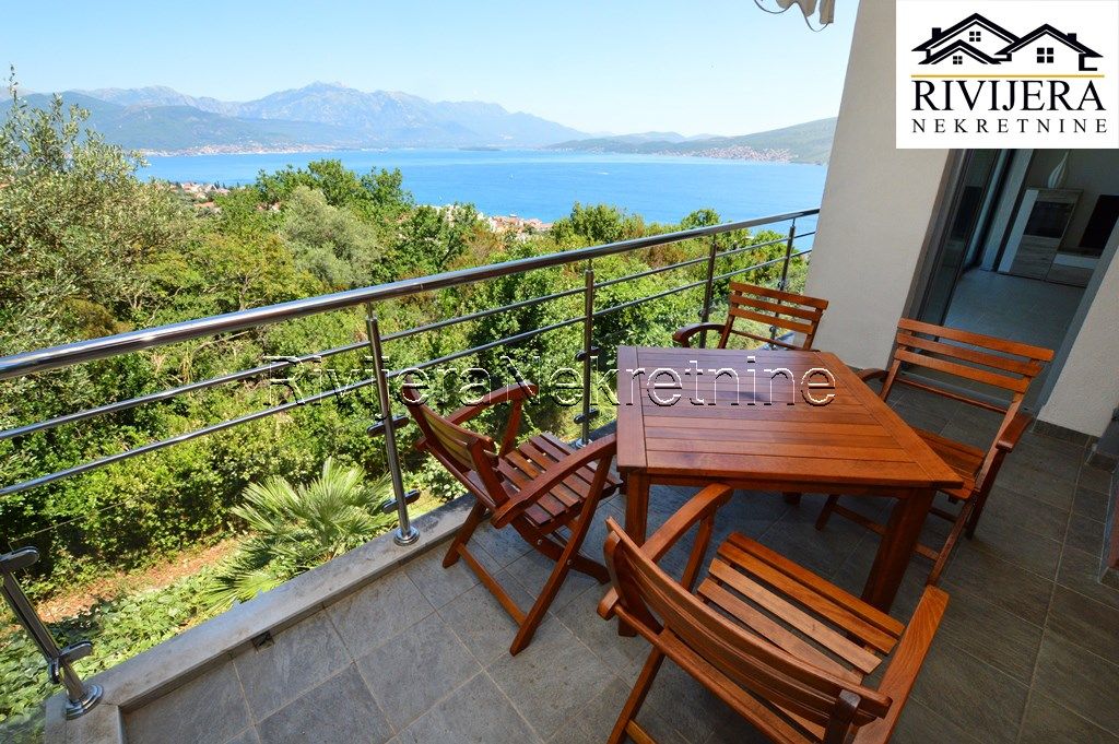 Wohnung in Herceg-Novi, Montenegro, 72 m² - Foto 1