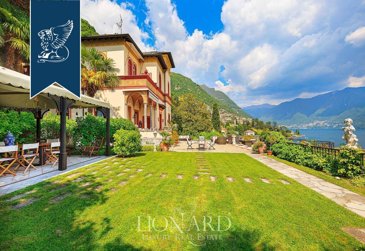 Villa in Moltrasio, Italien, 1 350 m² - Foto 1