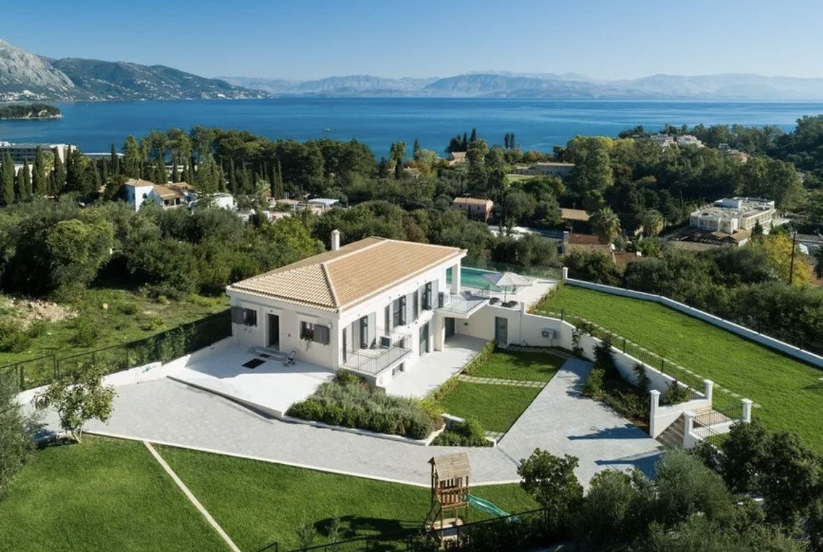 Villa on Corfu, Greece, 220 m² - picture 1