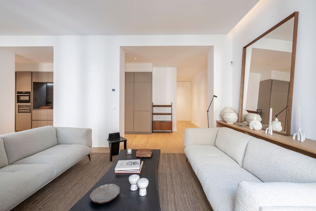 Flat in Barcelona, Spain, 124 m² - picture 2