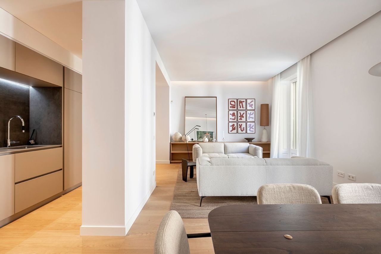 Flat in Barcelona, Spain, 124 m² - picture 4