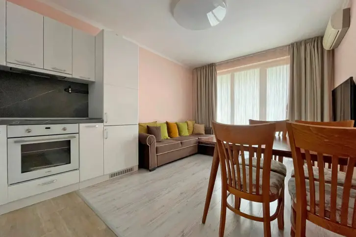 Appartement à Slantchev Briag, Bulgarie, 70 m² - image 1