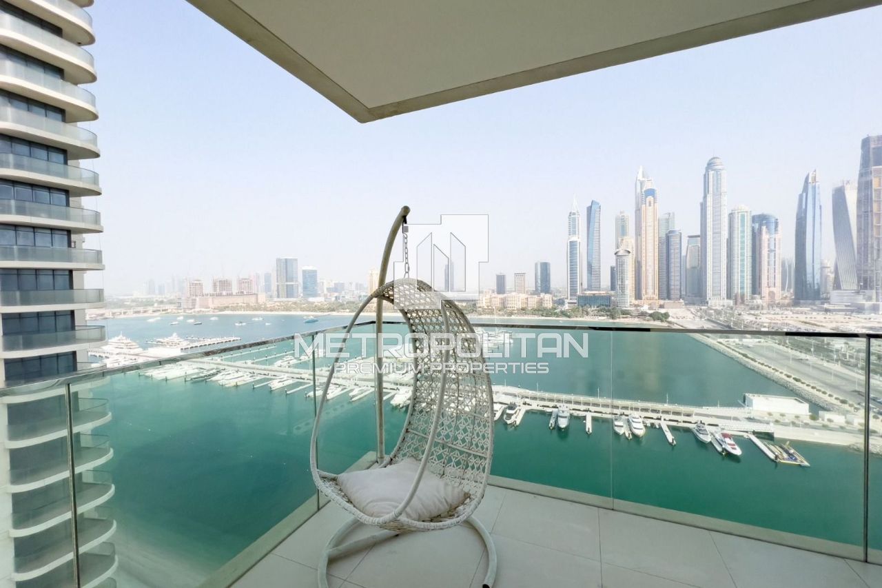 Apartment in Dubai, UAE, 195 m² - picture 1