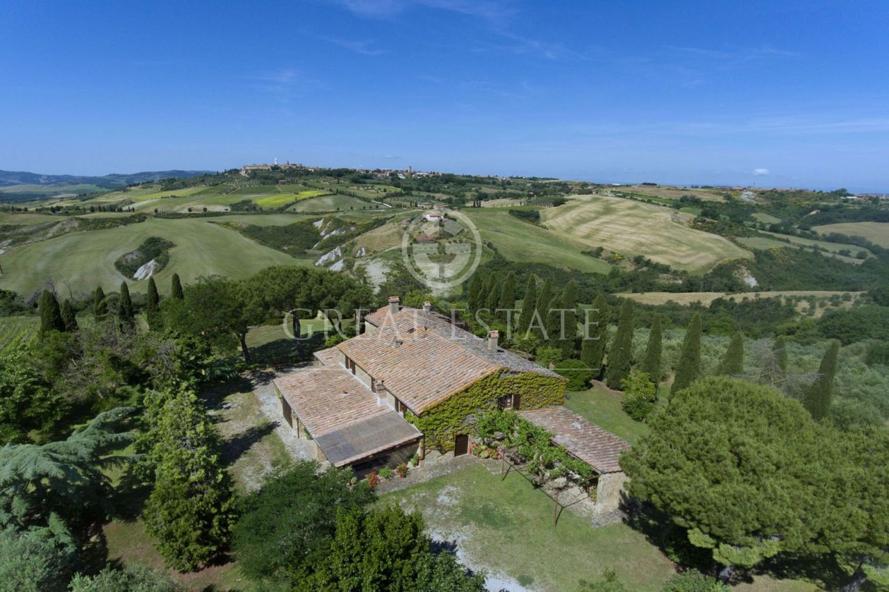 Casa en Pienza, Italia, 476.75 m² - imagen 1