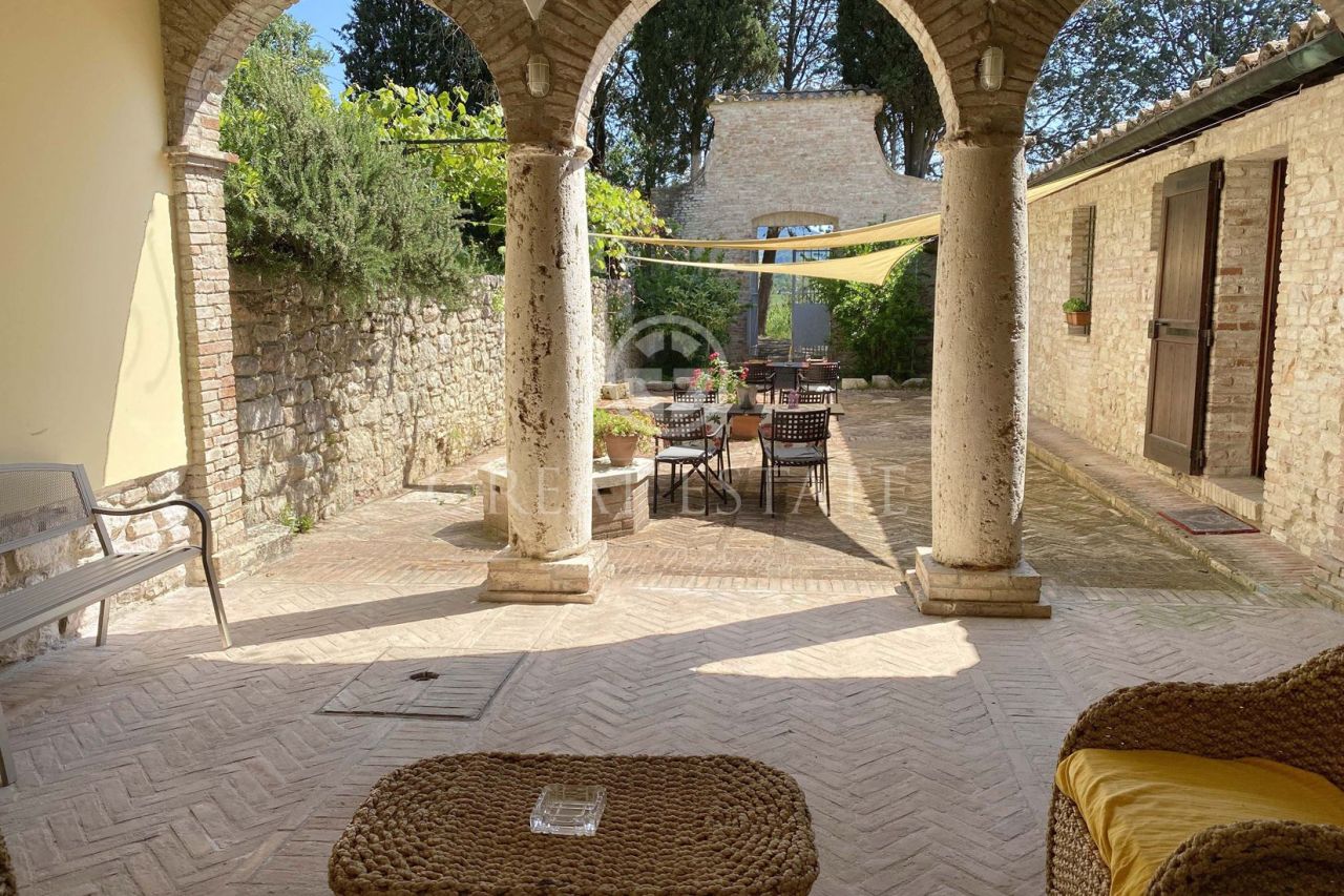 House in Corciano, Italy, 1 149.75 m² - picture 5
