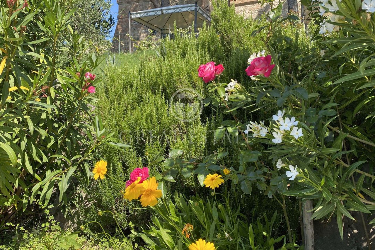 House in Corciano, Italy, 1 149.75 m² - picture 18