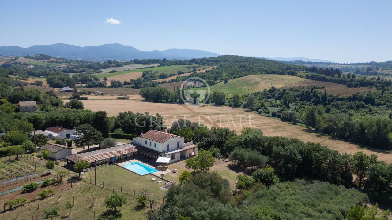 House in Otricoli, Italy, 511.3 m² - picture 1