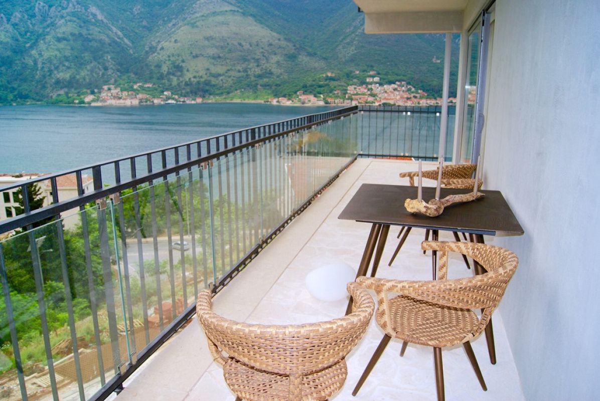 Appartement à Kotor, Monténégro, 120 m² - image 1