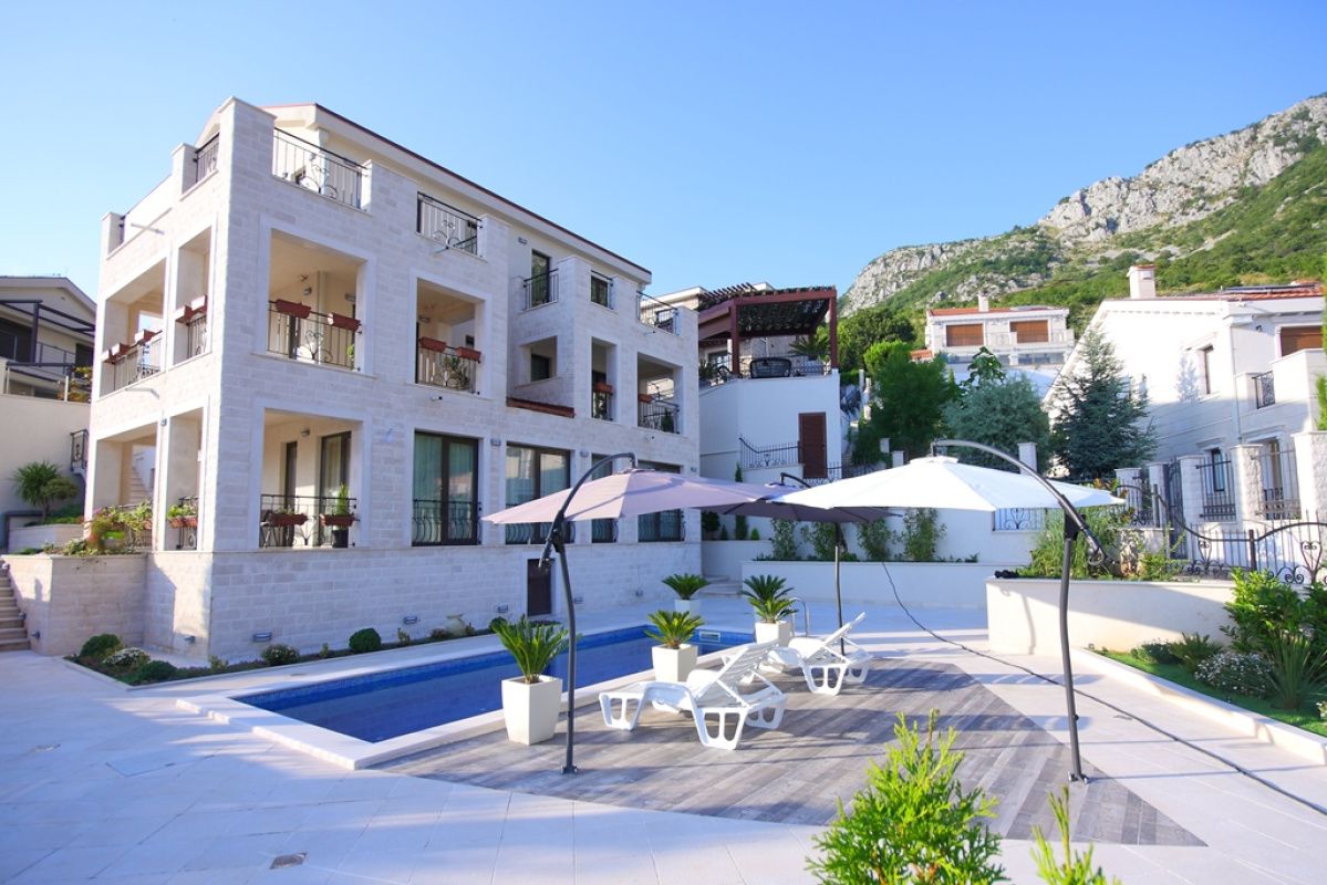 Maison à Budva, Monténégro, 500 m² - image 1